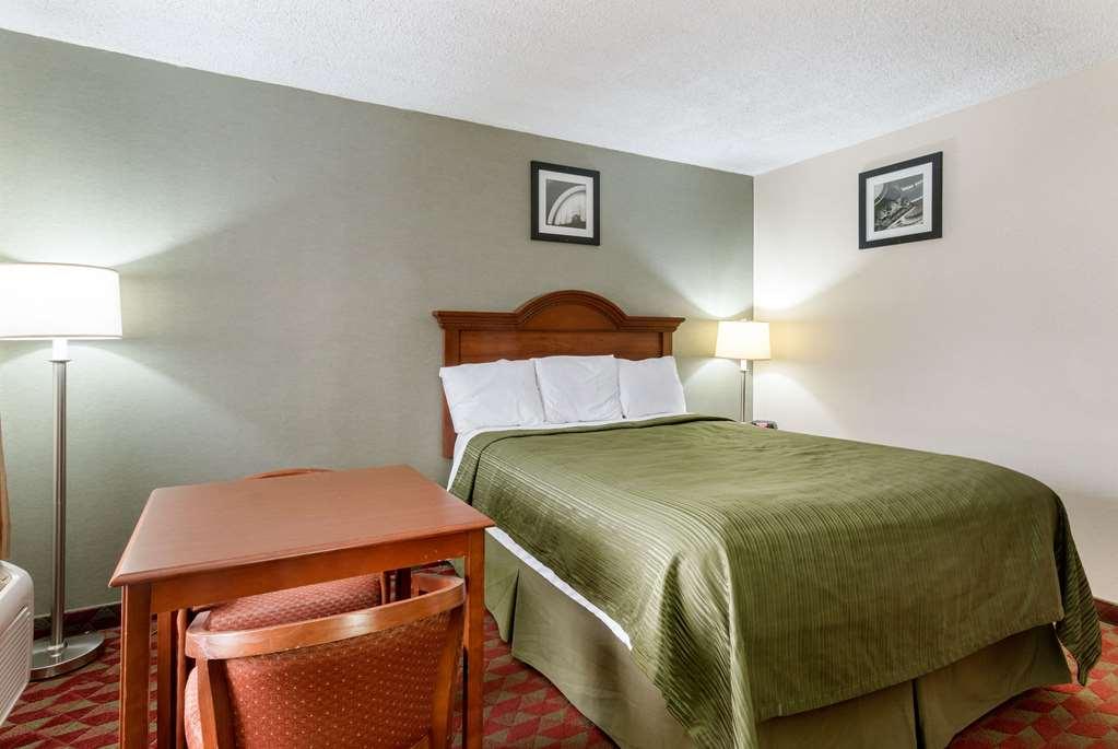 Econo Lodge Huntington - Barboursville University Area Номер фото