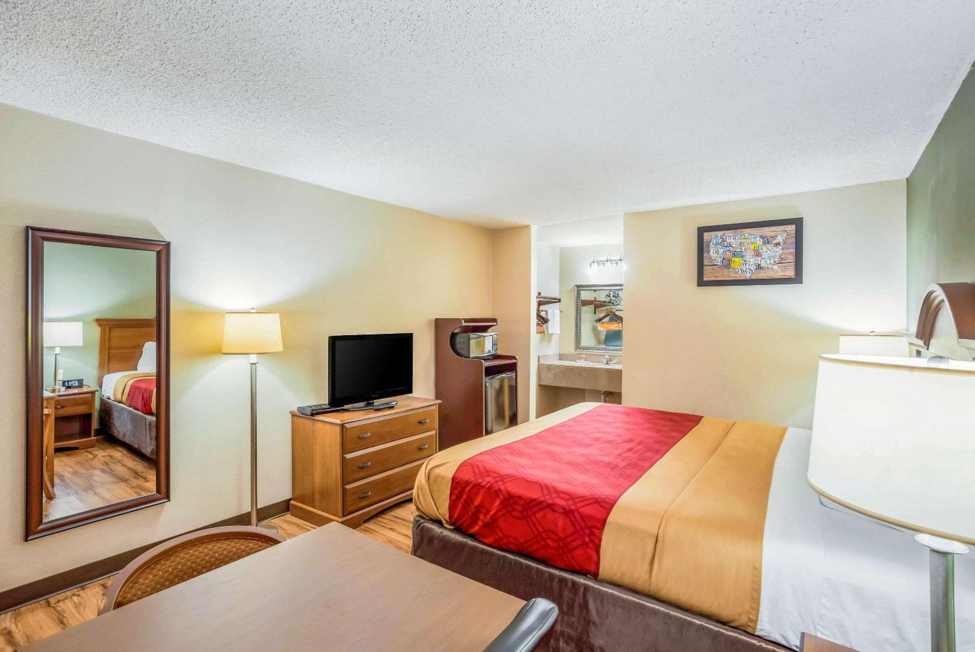 Econo Lodge Huntington - Barboursville University Area Экстерьер фото