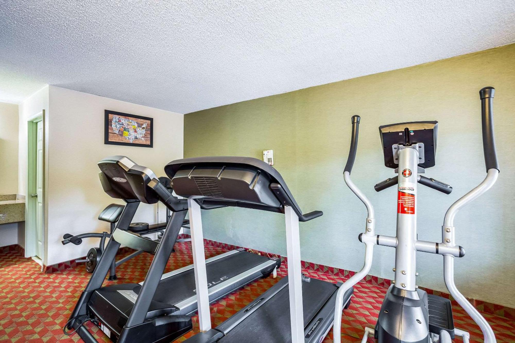 Econo Lodge Huntington - Barboursville University Area Экстерьер фото