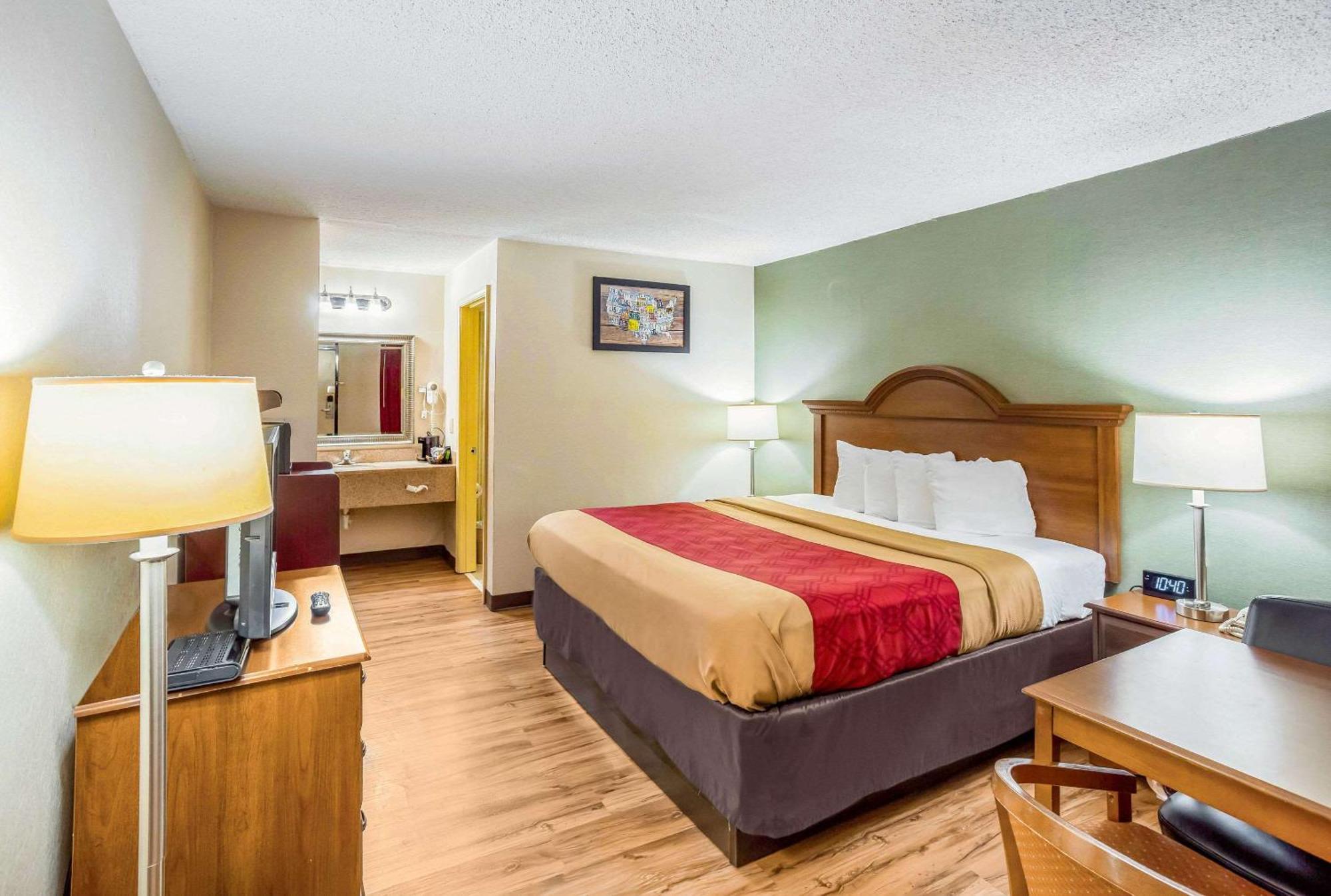Econo Lodge Huntington - Barboursville University Area Экстерьер фото