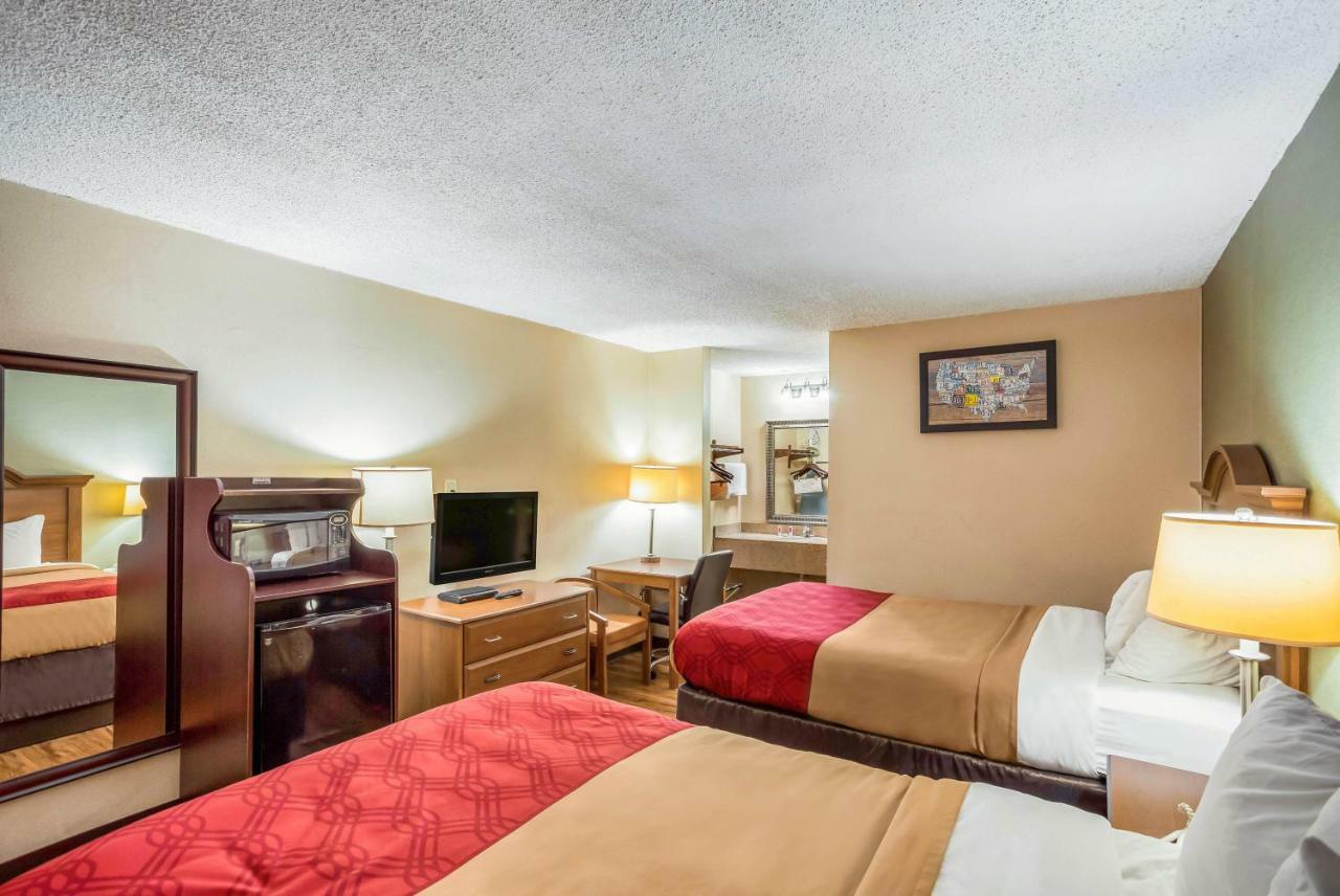 Econo Lodge Huntington - Barboursville University Area Экстерьер фото